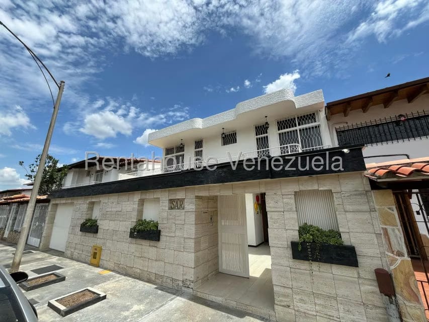 Casa (Duplex) en Venta en Colinas de Vista Alegre, Distrito Metropolitano