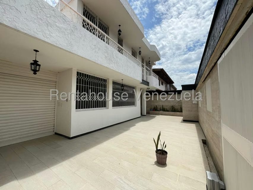Casa (Duplex) en Venta en Colinas de Vista Alegre, Distrito Metropolitano - 3