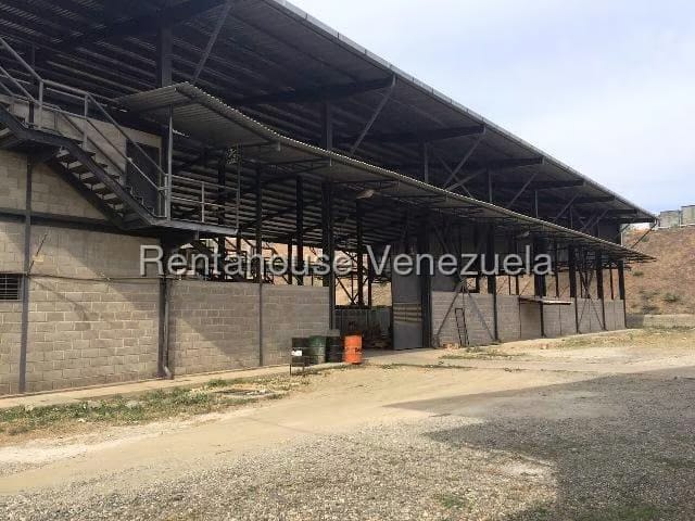 Comercial (Galpon - Deposito) en Venta en Rio Tuy, Miranda - 2
