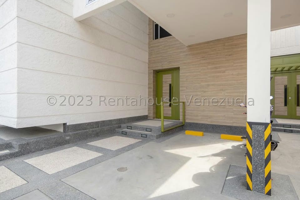 Comercial (Local Comercial) en Venta en La Florida, Distrito Metropolitano - 2