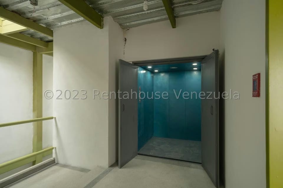 Comercial (Local Comercial) en Venta en La Florida, Distrito Metropolitano - 14