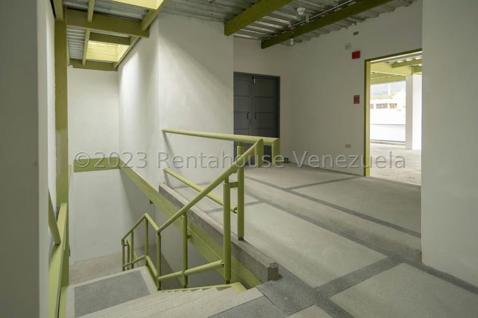 Comercial (Local Comercial) en Venta en La Florida, Distrito Metropolitano - 27