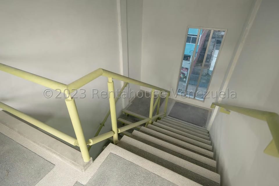 Comercial (Local Comercial) en Venta en La Florida, Distrito Metropolitano - 28