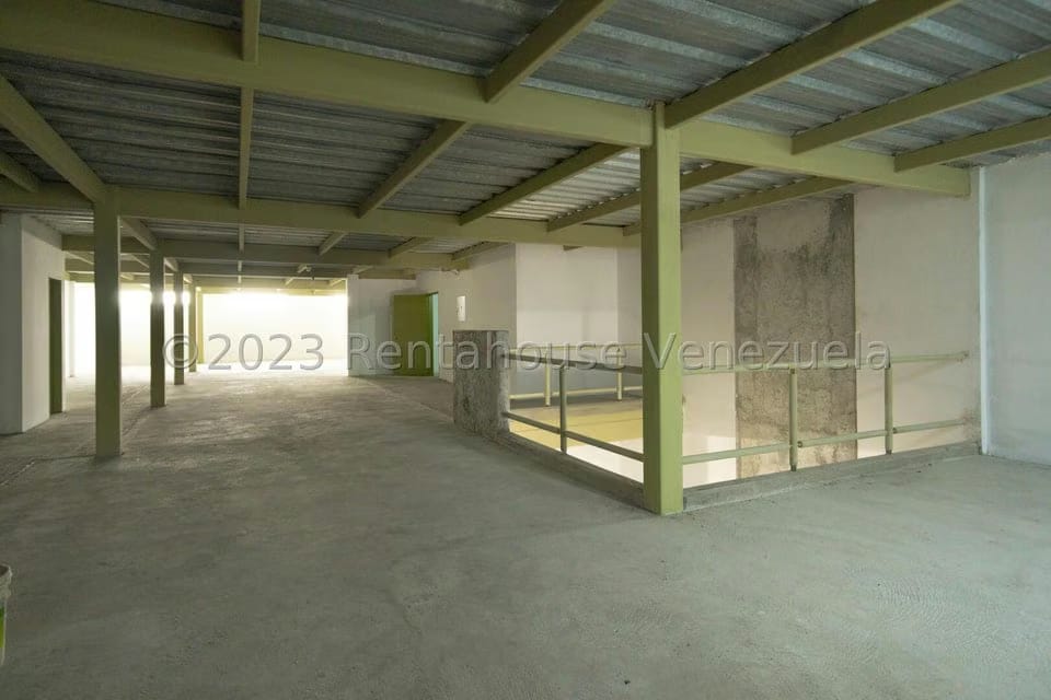 Comercial (Local Comercial) en Venta en La Florida, Distrito Metropolitano - 33