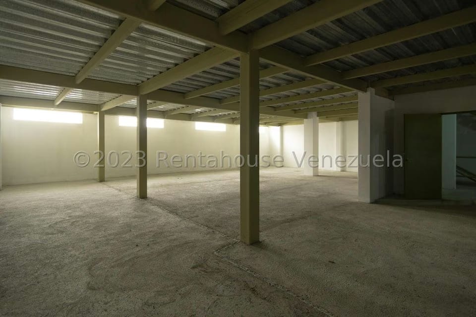 Comercial (Local Comercial) en Venta en La Florida, Distrito Metropolitano - 35