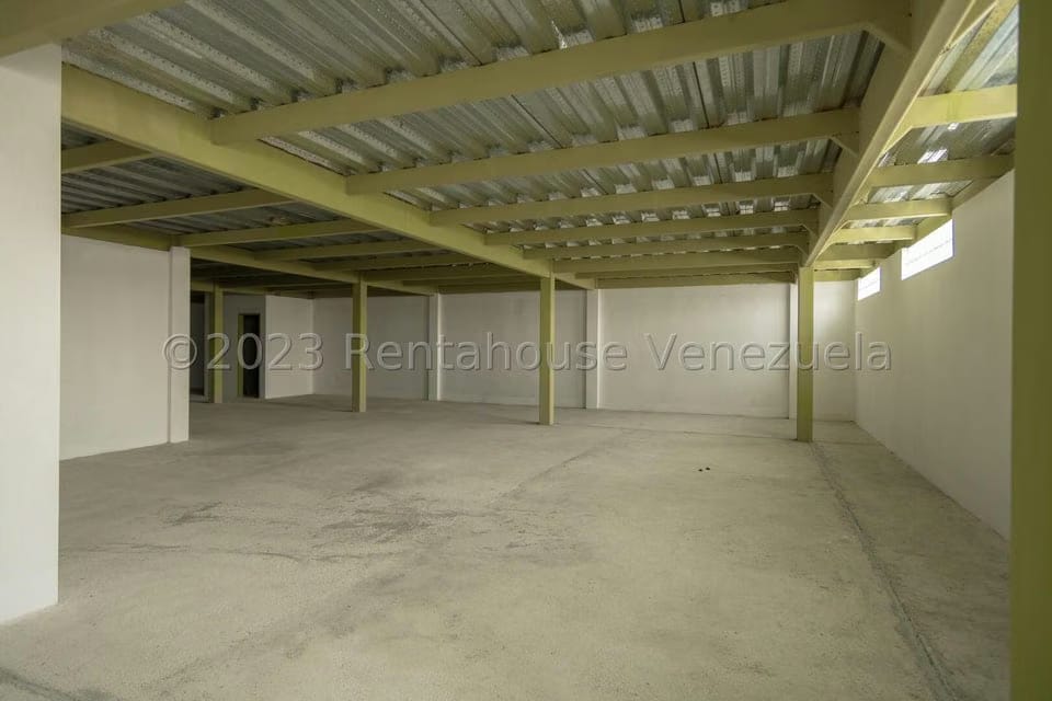Comercial (Local Comercial) en Venta en La Florida, Distrito Metropolitano - 36