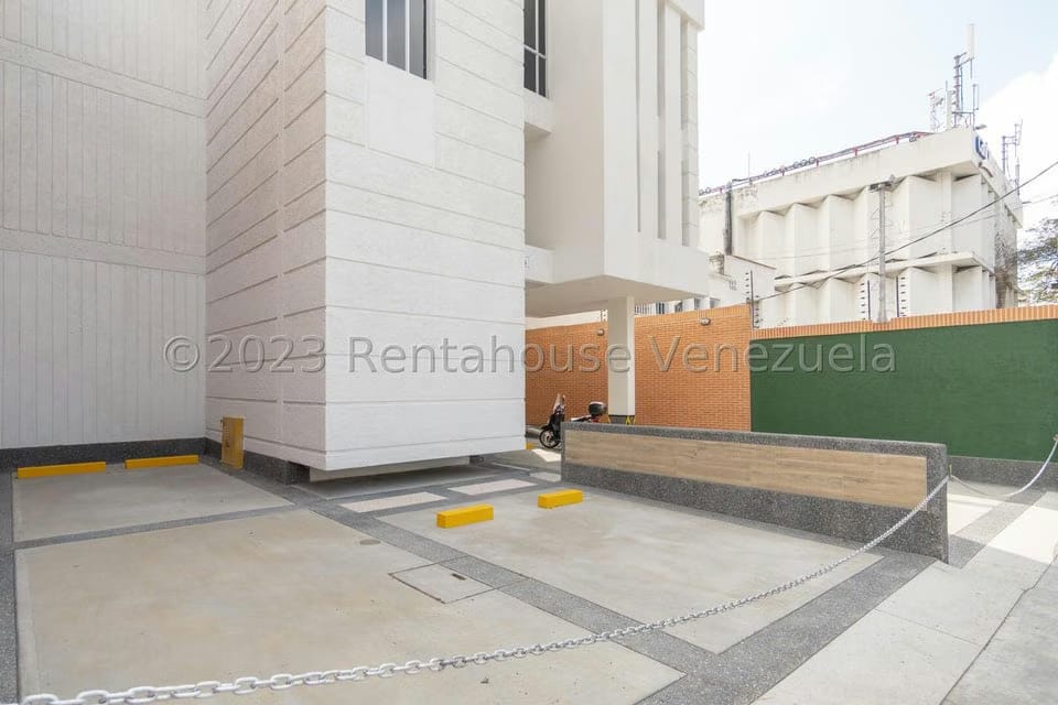 Comercial (Local Comercial) en Venta en La Florida, Distrito Metropolitano - 43