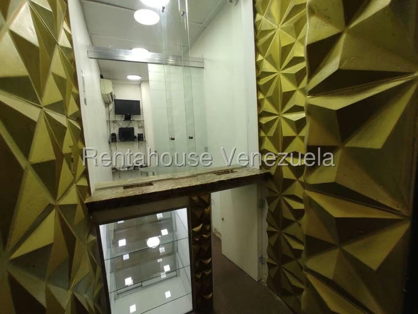Comercial (Local Comercial) en Venta en El Centro, Aragua - 2