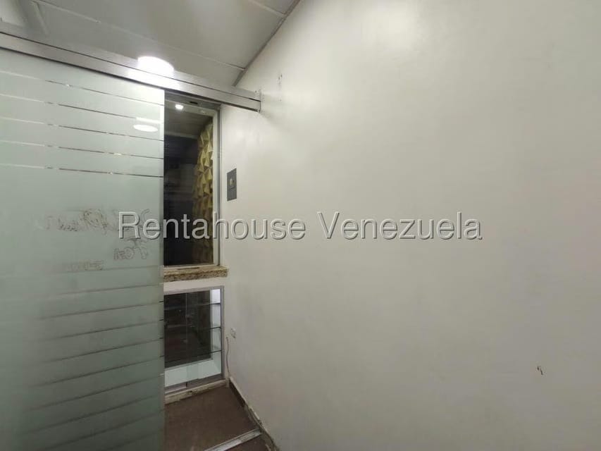 Comercial (Local Comercial) en Venta en El Centro, Aragua - 4