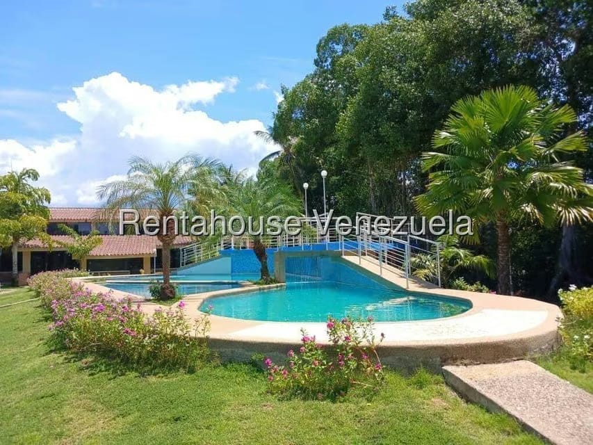 Apartamento (1 Nivel) en Venta en Los Canales de Rio Chico, Miranda - 2