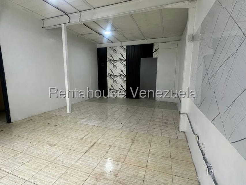 Comercial (Local Comercial) en Alquiler en Parroquia Santa Teresa, Distrito Metropolitano - 5