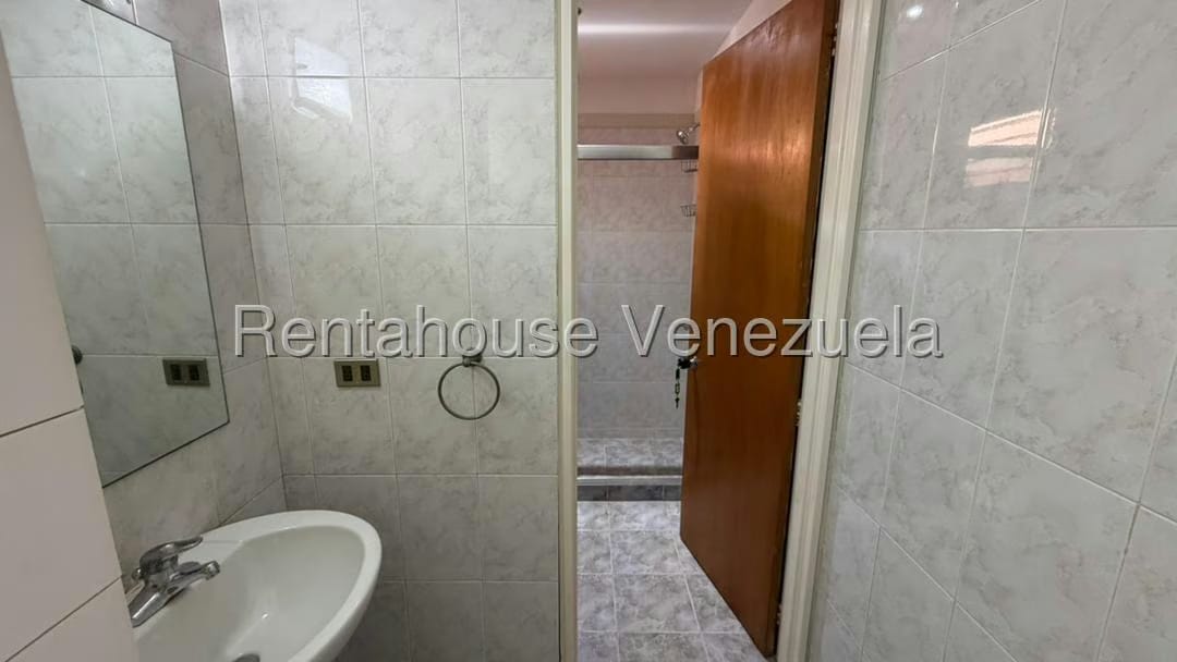 Apartamento (Multiples Niveles) en Alquiler en Los Samanes, Distrito Metropolitano - 24