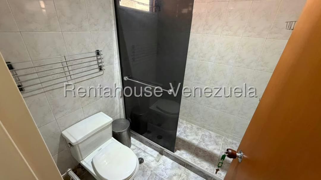 Apartamento (Multiples Niveles) en Alquiler en Los Samanes, Distrito Metropolitano - 25