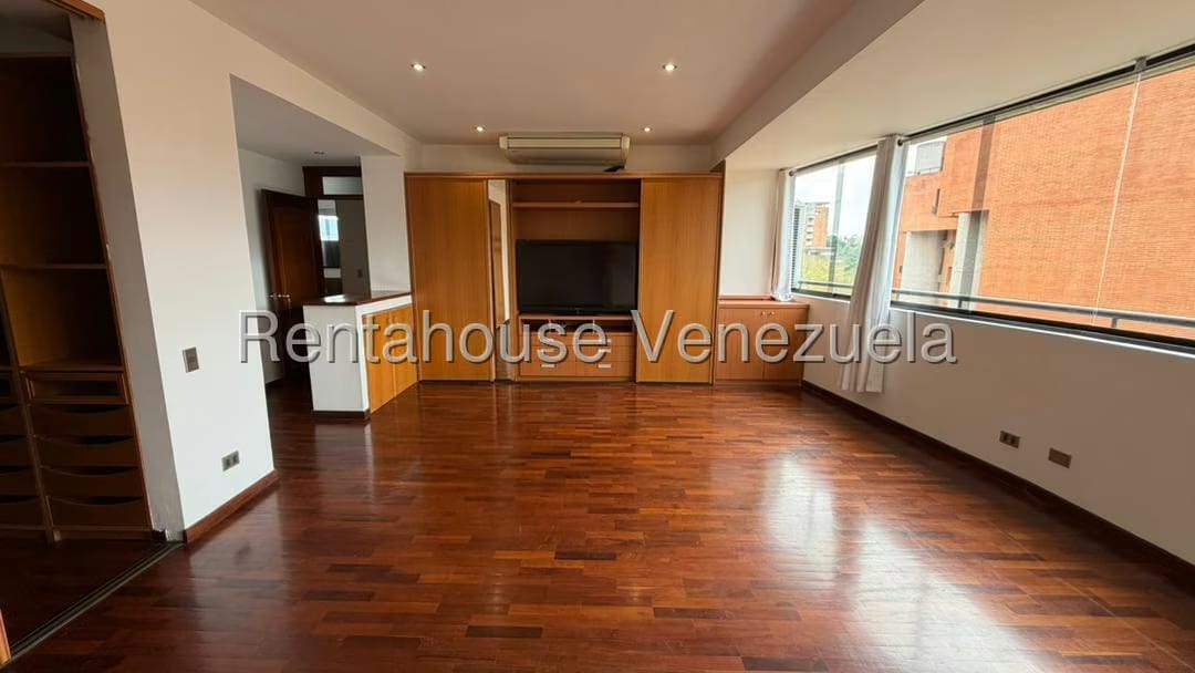 Apartamento (Multiples Niveles) en Alquiler en Los Samanes, Distrito Metropolitano - 30