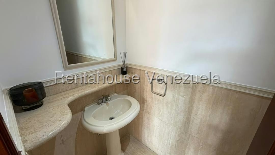 Apartamento (Multiples Niveles) en Alquiler en Los Samanes, Distrito Metropolitano - 4