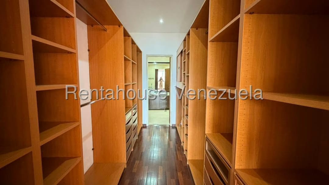 Apartamento (Multiples Niveles) en Alquiler en Los Samanes, Distrito Metropolitano - 32