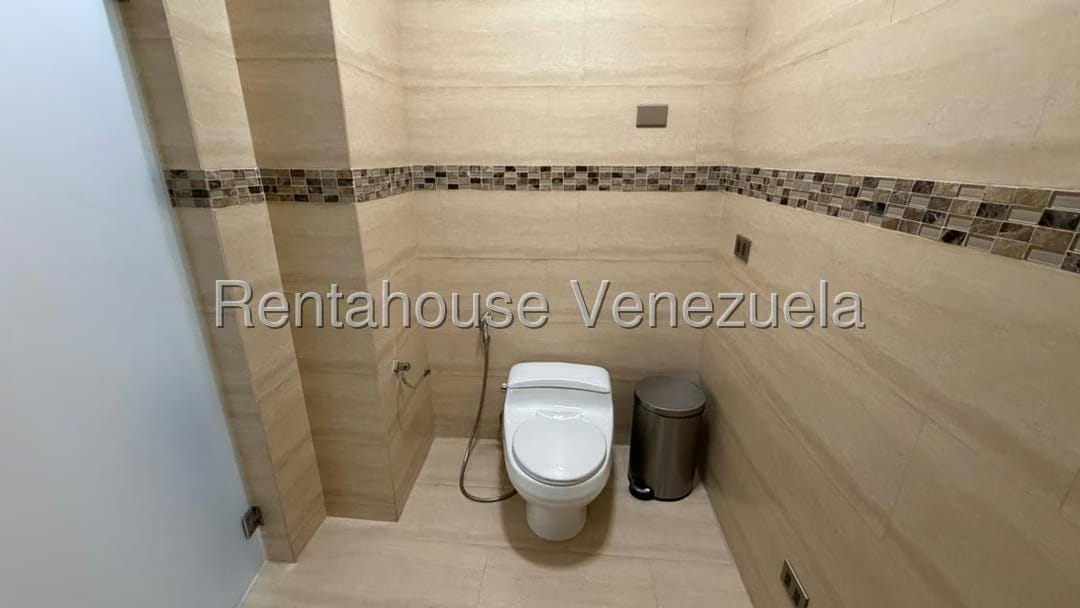 Apartamento (Multiples Niveles) en Alquiler en Los Samanes, Distrito Metropolitano - 33