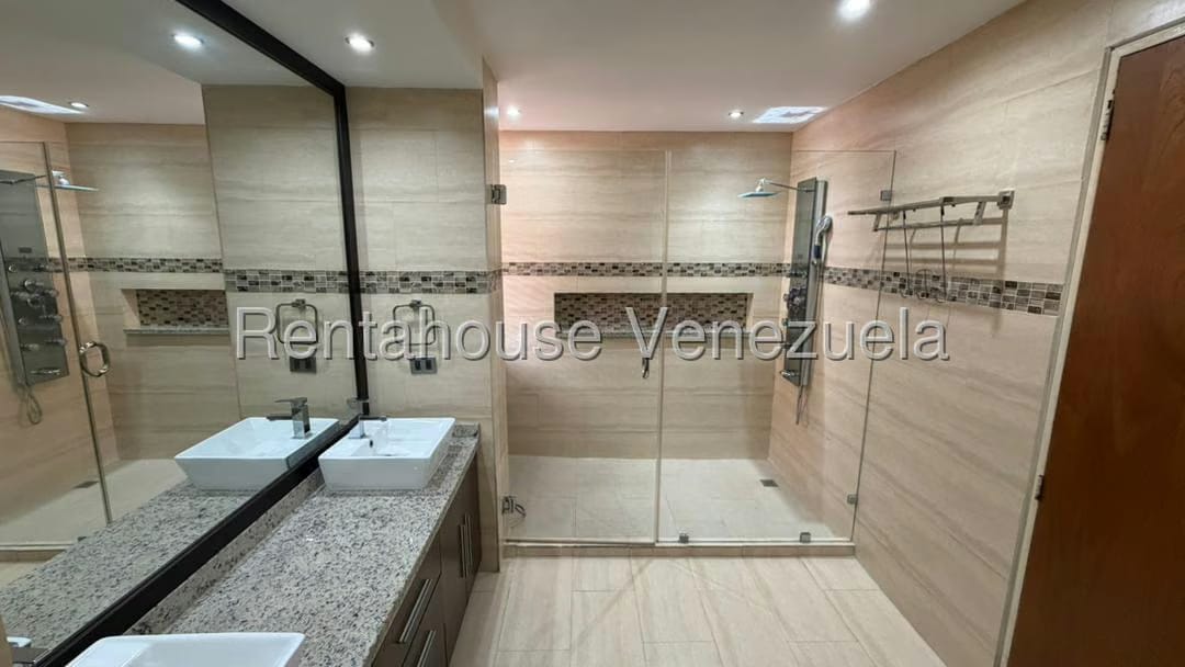 Apartamento (Multiples Niveles) en Alquiler en Los Samanes, Distrito Metropolitano - 34