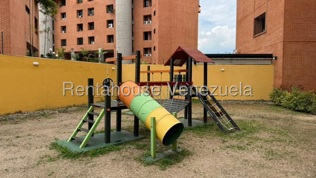 Apartamento (Multiples Niveles) en Alquiler en Los Samanes, Distrito Metropolitano - 58