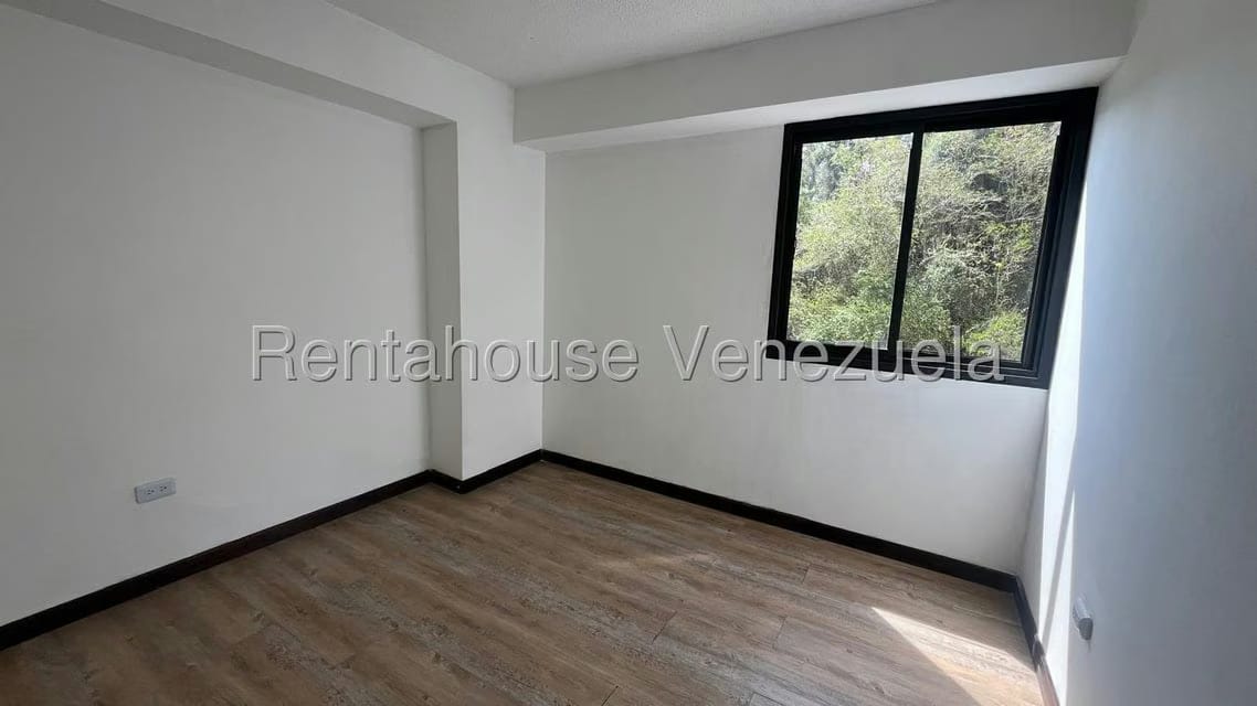 Apartamento (1 Nivel) en Alquiler en Guaicay, Distrito Metropolitano - 10