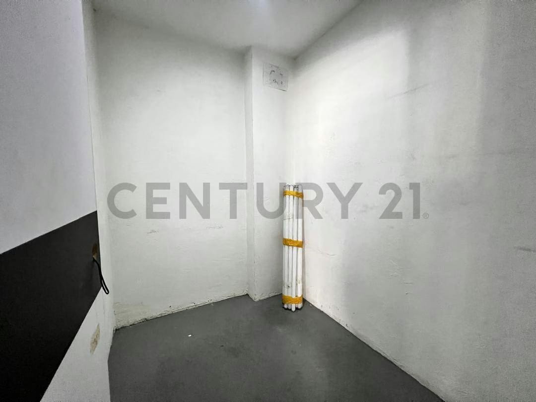RD - Galpon-Local comercial en Petare - Buena Vista para alquiler 2do piso - 5