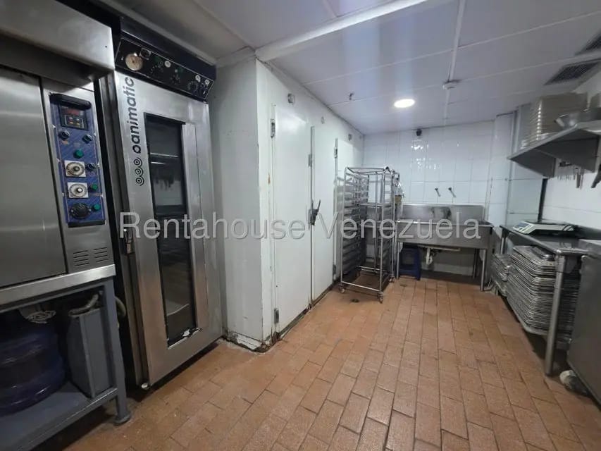 Comercial (Local Comercial) en Alquiler en Chacao, Distrito Metropolitano - 52