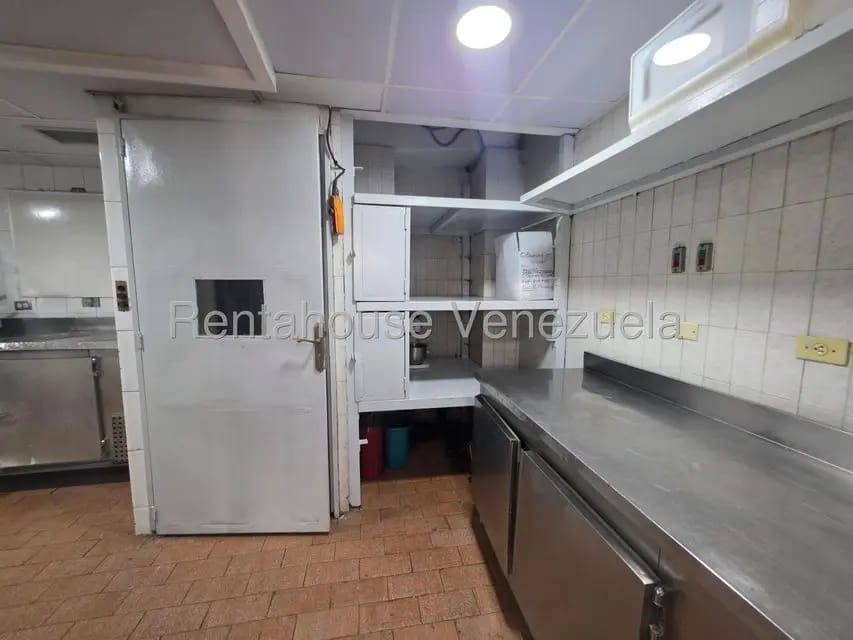 Comercial (Local Comercial) en Alquiler en Chacao, Distrito Metropolitano - 56