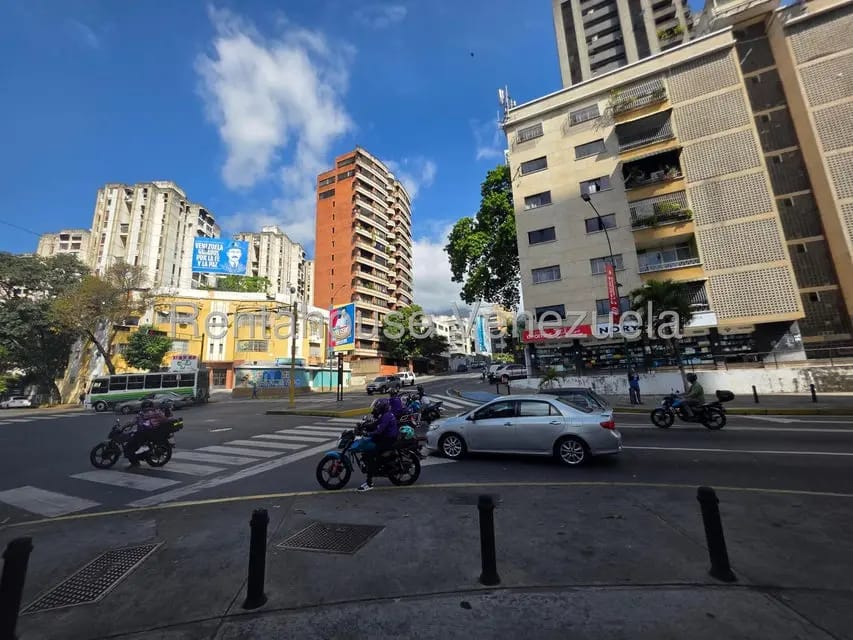 Comercial (Local Comercial) en Alquiler en Chacao, Distrito Metropolitano - 85