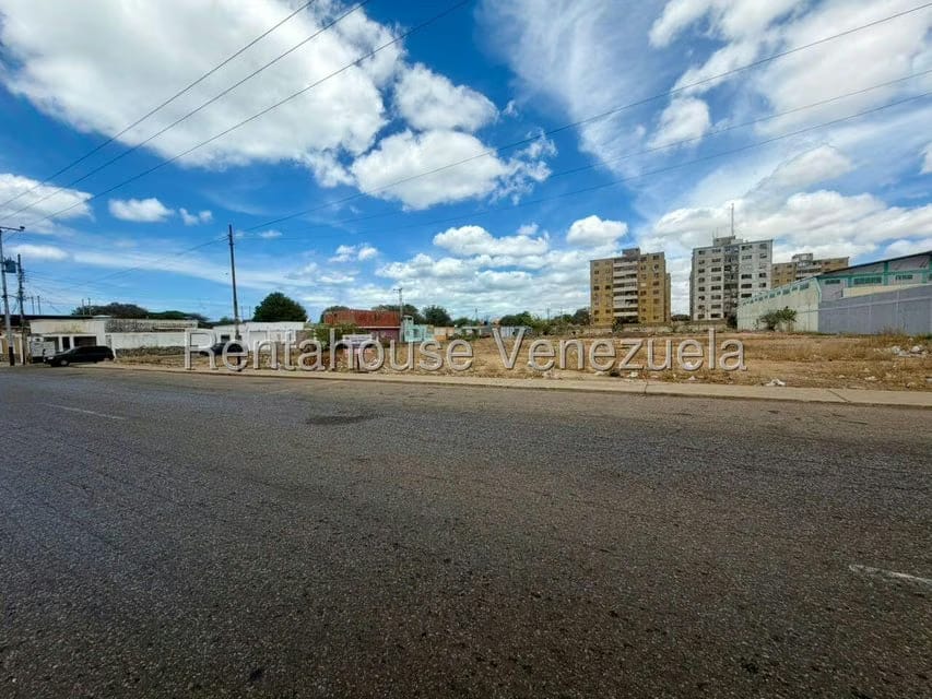 Terreno (Comercial) en Venta en Punto Fijo, Falcon