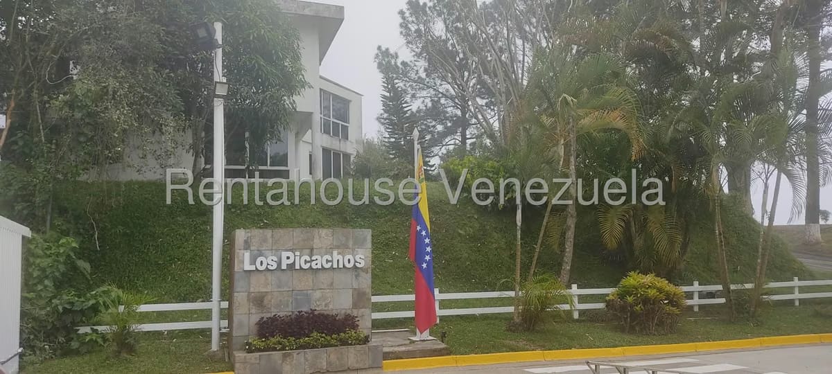 Casa (Duplex) en Venta en Los Picachos, Miranda - 2