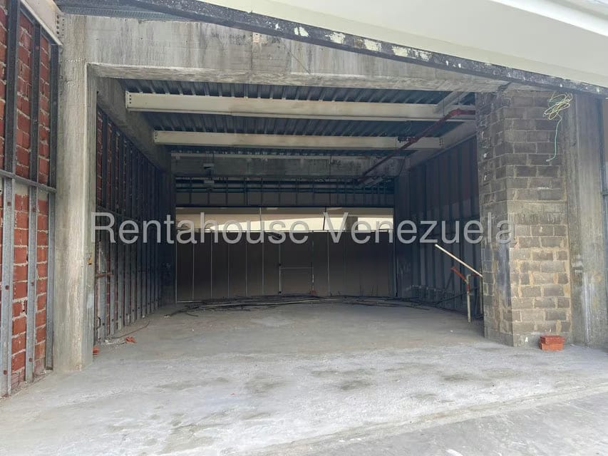 Comercial (Local Comercial) en Alquiler en Los Naranjos del Cafetal, Distrito Metropolitano - 4