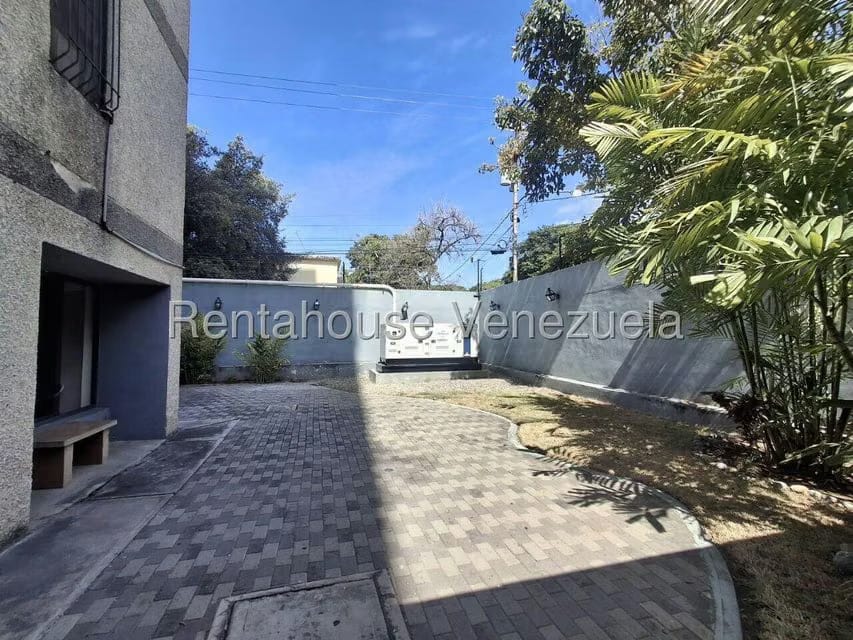 Apartamento (1 Nivel) en Alquiler en Zona Este, Lara - 16