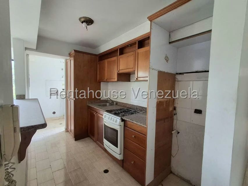 Apartamento (1 Nivel) en Alquiler en Zona Este, Lara - 6
