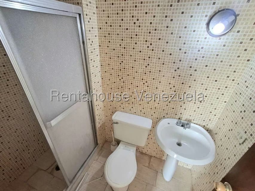 Apartamento (1 Nivel) en Alquiler en Zona Este, Lara - 7