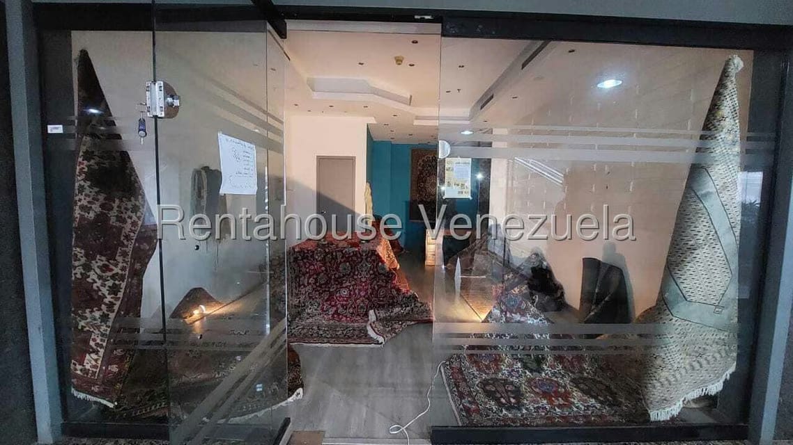 Comercial (Local Comercial) en Venta en Lomas de La Lagunita, Distrito Metropolitano - 2