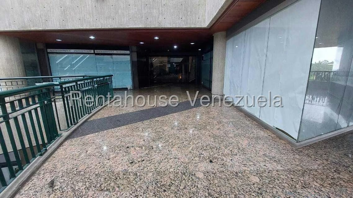 Comercial (Local Comercial) en Venta en Lomas de La Lagunita, Distrito Metropolitano - 6