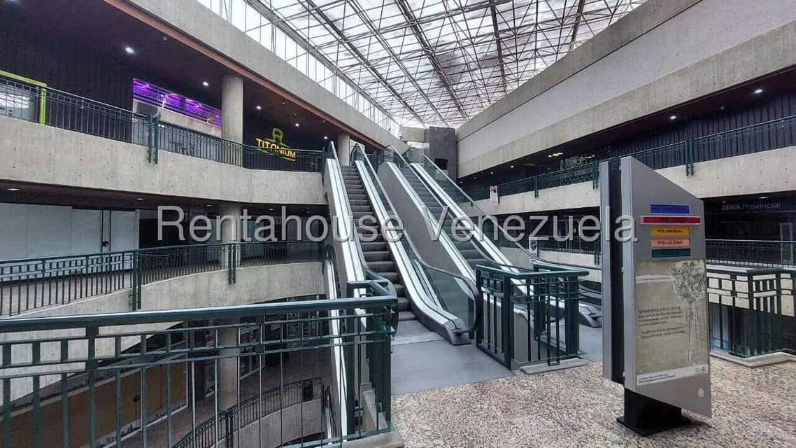 Comercial (Local Comercial) en Venta en Lomas de La Lagunita, Distrito Metropolitano - 7