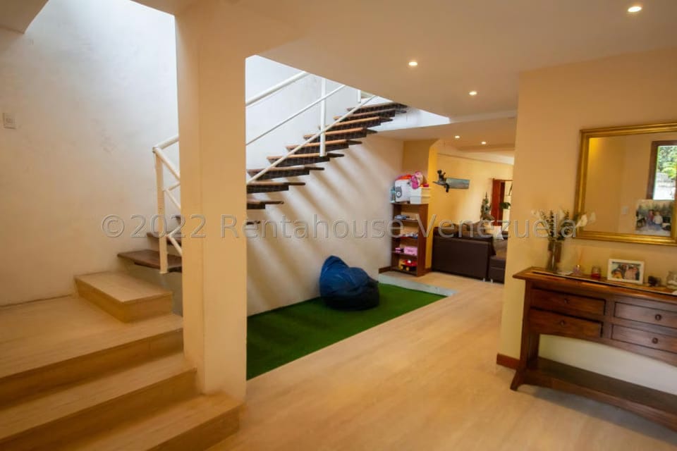 Casa (Multipes Niveles) en Venta en Alto Hatillo, Distrito Metropolitano - 17