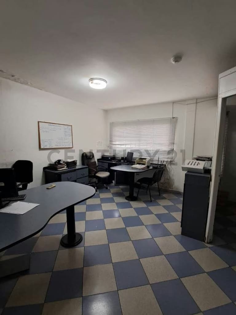 Casa con oficinas en calle apure de Anaco - 6