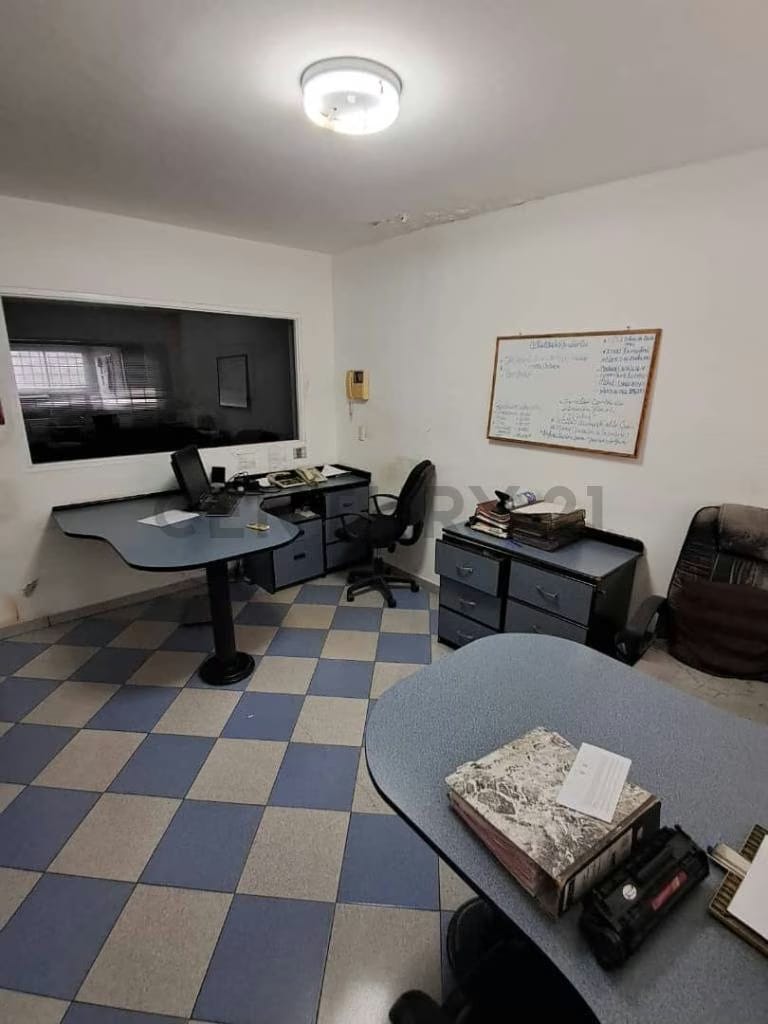 Casa con oficinas en calle apure de Anaco - 7