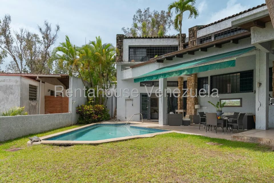 Casa (Multipes Niveles) en Venta en La Lagunita Country Club, Distrito Metropolitano - 2