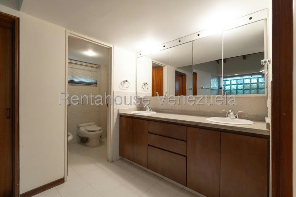 Casa (Multipes Niveles) en Venta en La Lagunita Country Club, Distrito Metropolitano - 24