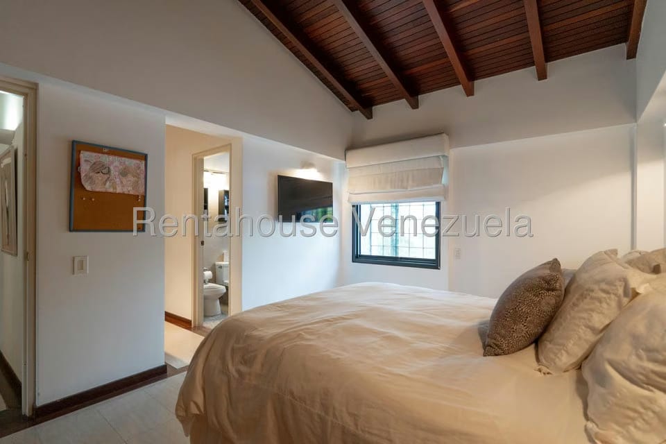 Casa (Multipes Niveles) en Venta en La Lagunita Country Club, Distrito Metropolitano - 33