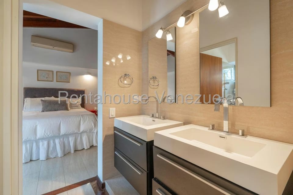 Casa (Multipes Niveles) en Venta en La Lagunita Country Club, Distrito Metropolitano - 36