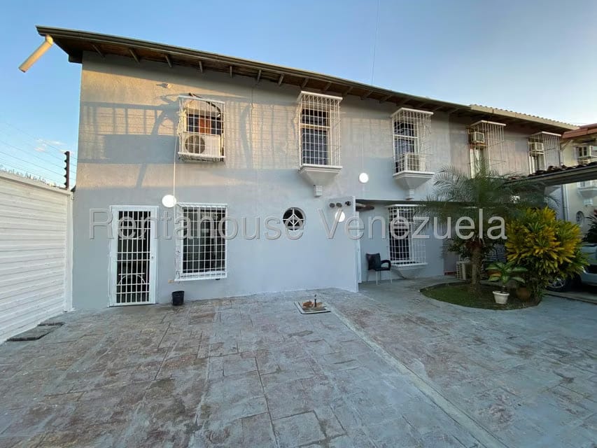Casa (Duplex) en Venta en Villa Antigua, Portuguesa - 28