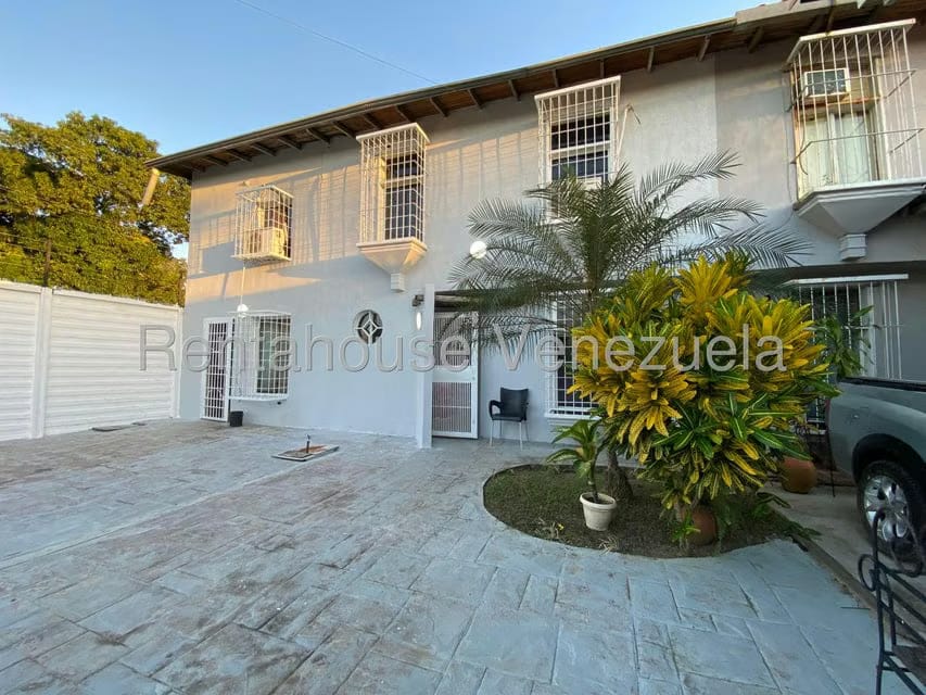 Casa (Duplex) en Venta en Villa Antigua, Portuguesa - 30