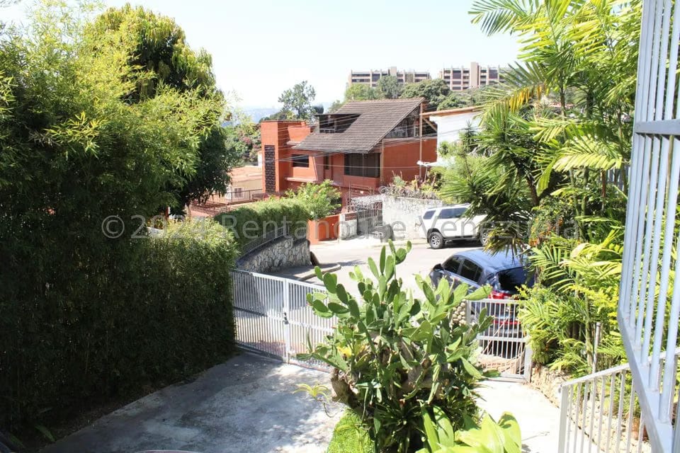 Casa (Duplex) en Alquiler en Los Palos Grandes, Distrito Metropolitano - 2