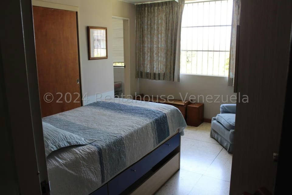 Casa (Duplex) en Alquiler en Los Palos Grandes, Distrito Metropolitano - 30