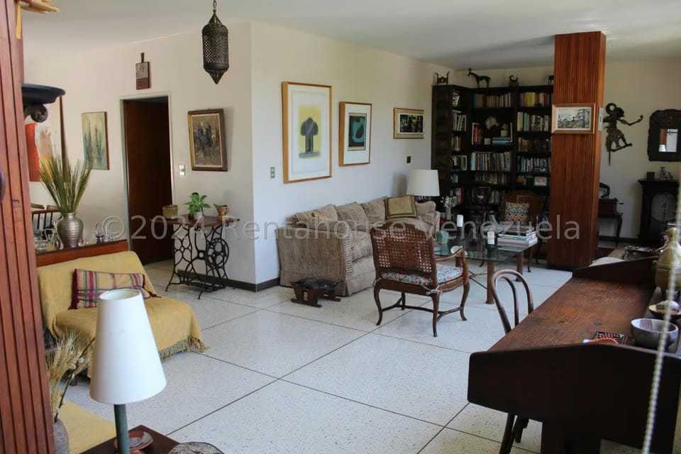 Casa (Duplex) en Alquiler en Los Palos Grandes, Distrito Metropolitano - 4