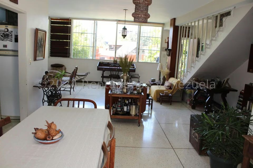Casa (Duplex) en Alquiler en Los Palos Grandes, Distrito Metropolitano - 6